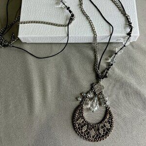 Baroque and rhinestone pendant with 13" chain, string and crystal necklace